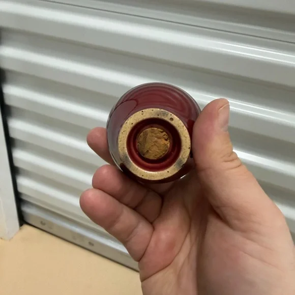 Maroon Ceramic Salt and Pepper Shaker Set - Picture 5 of 6